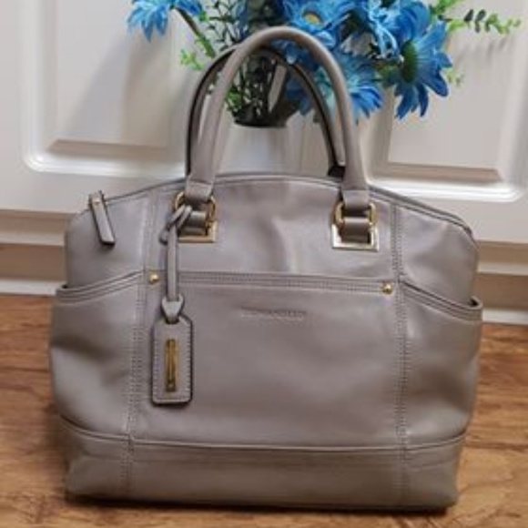 Tignanello Handbags - Tignanello purse